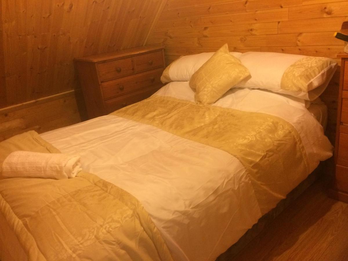 Log House Hideaway Villa Johnswell Ngoại thất bức ảnh